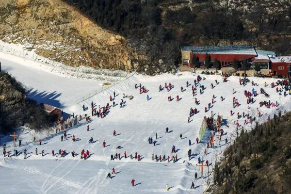 投資濟(jì)南滑雪場需要多少錢?「賽北冰雕」