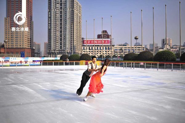 室內滑冰場投資多少錢.jpg 室內滑冰場投資多少錢.jpg