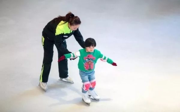 附近滑冰場 附近滑冰場