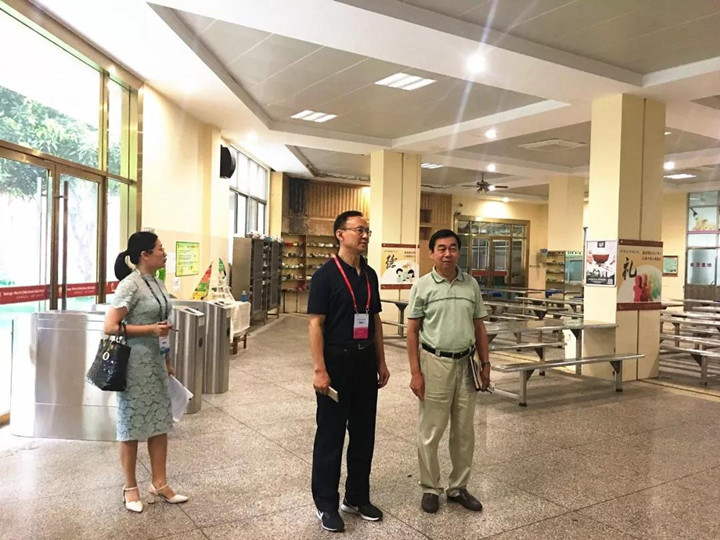 責任督學來校督導，美好教育再添助力——龍華區中小學第六責任區督學一行5人來我校進行督導檢查